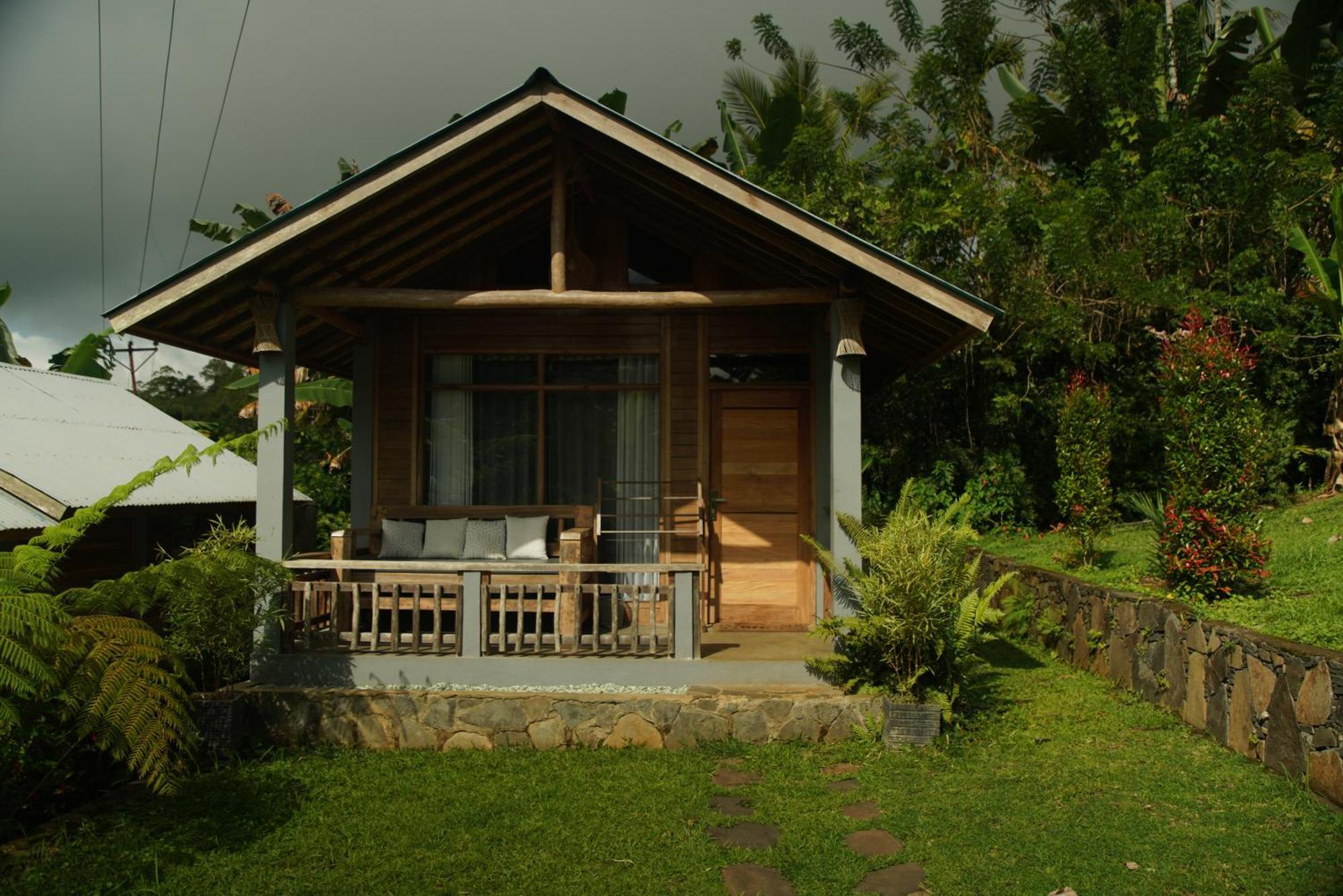 The Geckos Homestay Kelimutu Eksteriør billede