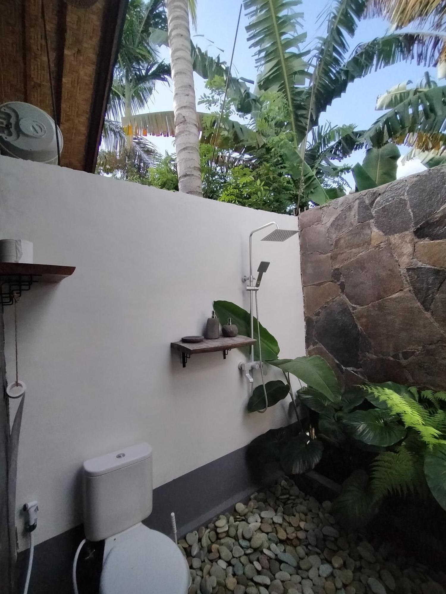The Geckos Homestay Kelimutu Værelse billede